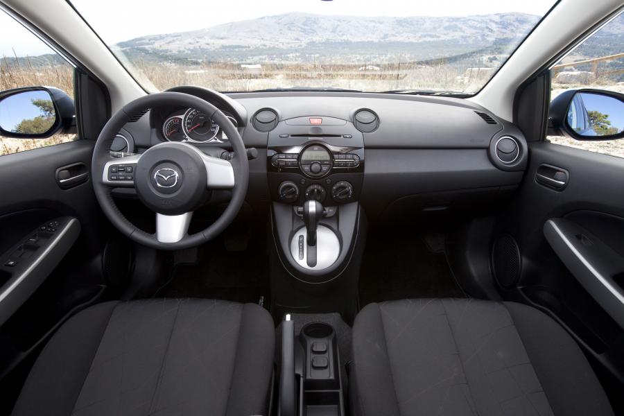  Mazda2 2010 года  (фото 36 из 183)